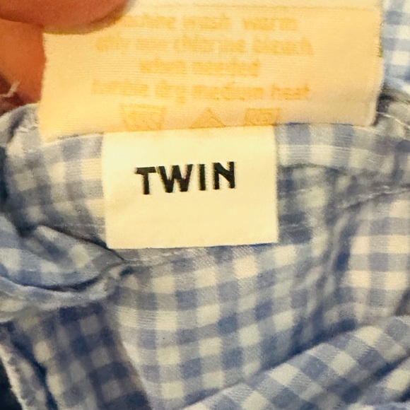 Pottery Barn kids twin blue gingham duvet cover, button closure, like new - Picture 6 of 6